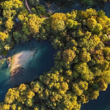 Turisticko Naselje- Japodski Otoci Racic Екстер'єр фото